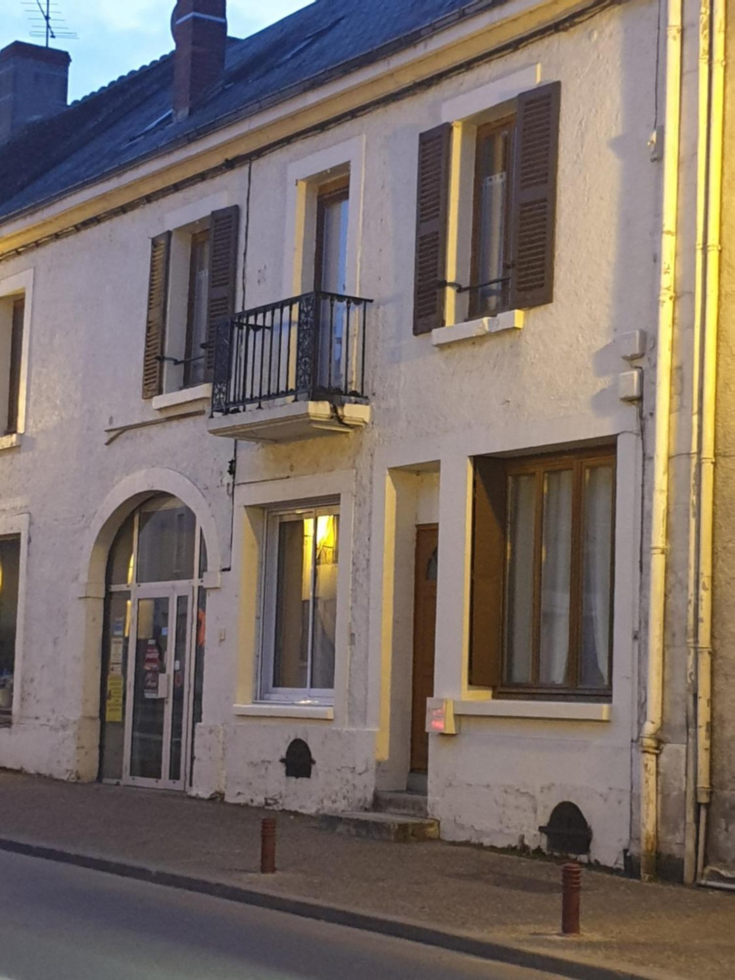 Maison De Ville - Le Silodort Vatan Exterior photo